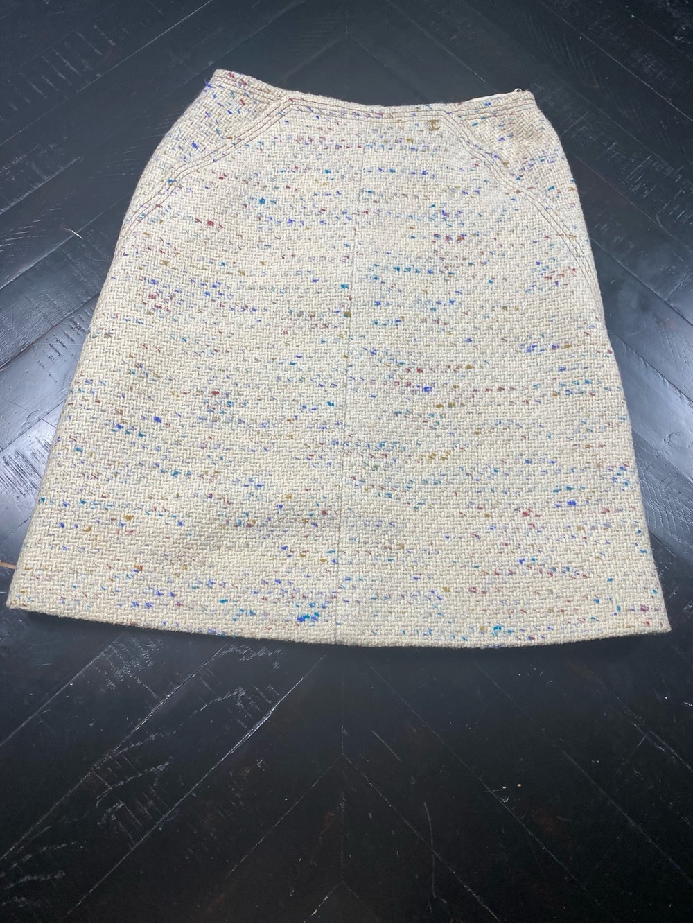 CHANEL Cream Tweed A-Line Skirt with Multicolor Flecks